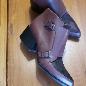 Elegant Brown Ankle Boots with Buckle Accents